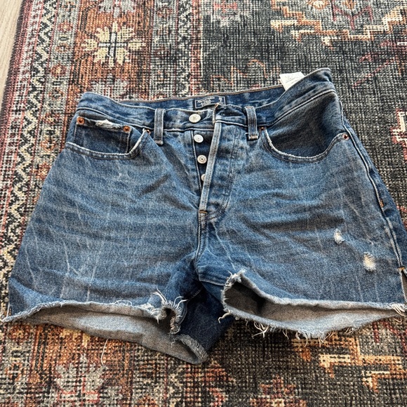 Abercrombie & Fitch Distressed High Rise 4” Shorts - Picture 1 of 3